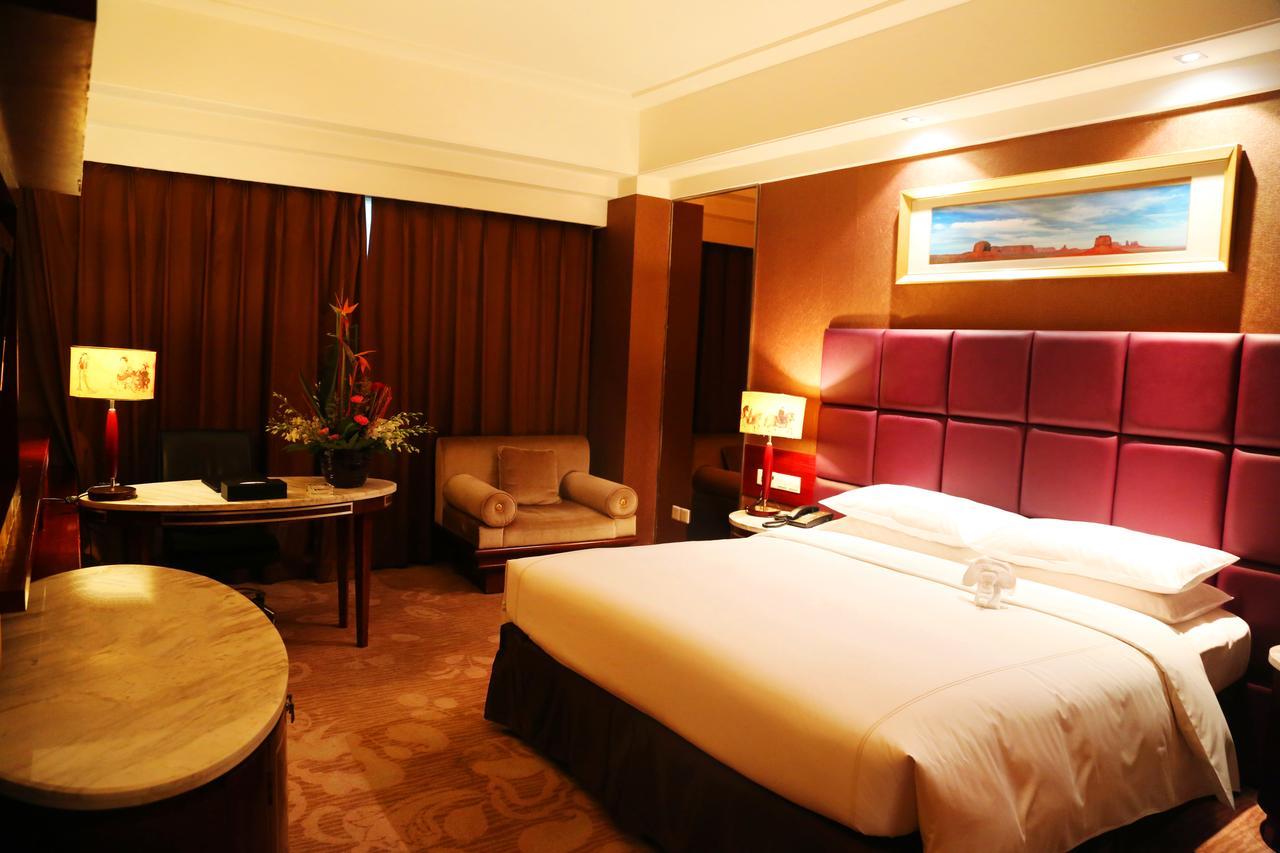 Chengdu Tianyou International Hotel Chengdú Exterior foto